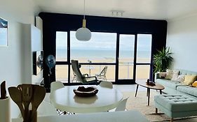 Panoramic Seaview Apartment With Free Private Garage